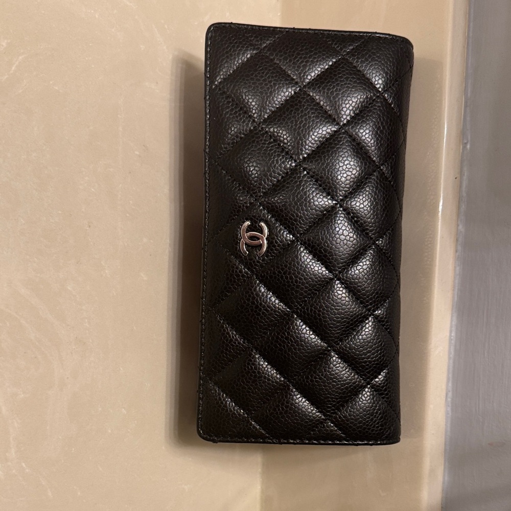 CHANEL Black Quilted Leather Clutch
